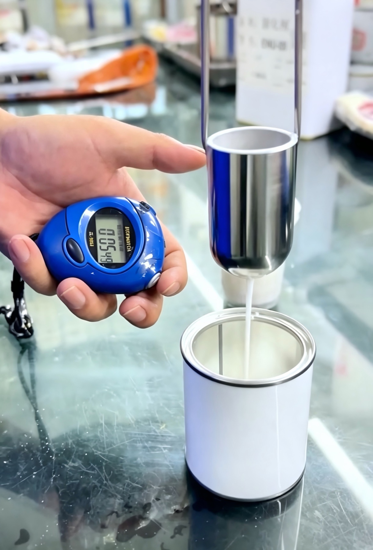 Polyurethane prepolymer and crosslinker mixing control