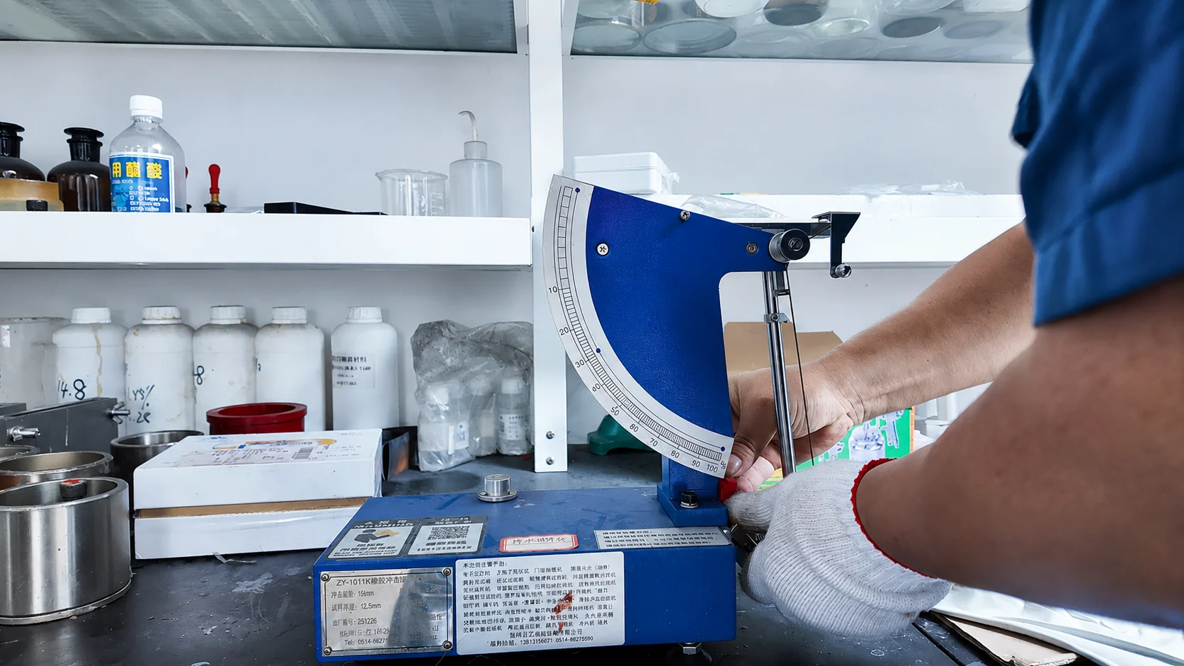 Rebound resilience testing of polyurethane material